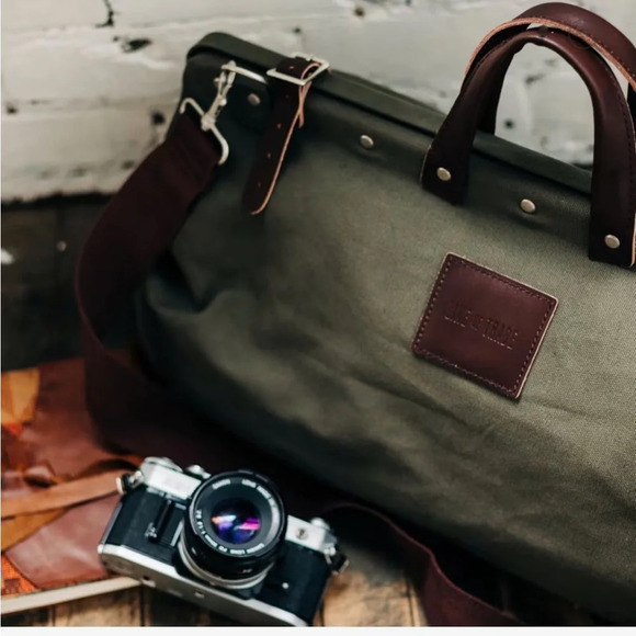 Line of Trade weekender bag olive green canvas w/ brown leather & nylon straps - Picture 5 of 16
